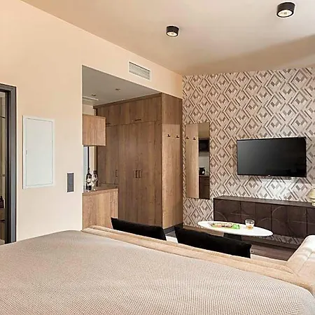 Apart Otel Master Linzergasse 4*