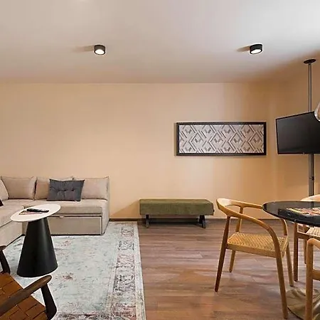 Master Linzergasse Aparthotel 4*