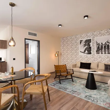 Master Linzergasse Apartahotel 4*
